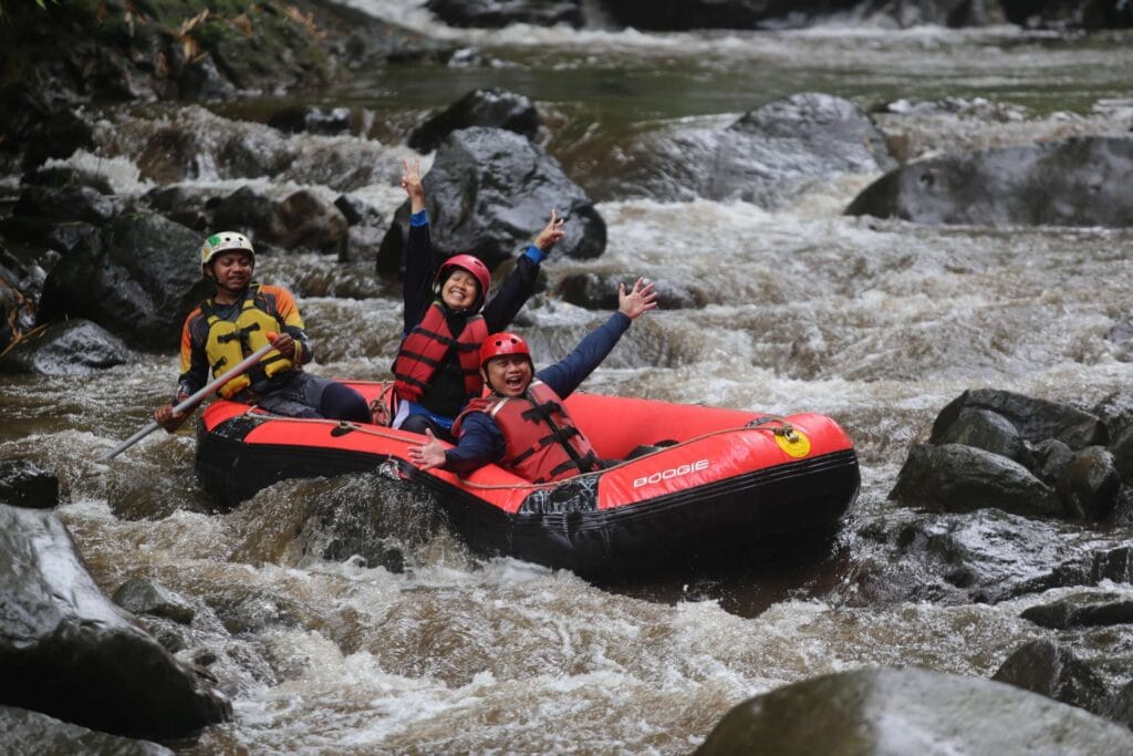 rafting Sungai Kromong Pacet